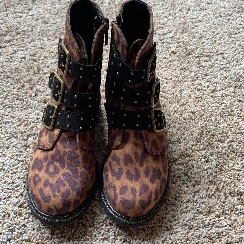 Leopard print girls boots